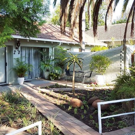 Old Umtali Guest House Johannesburgo Exterior foto